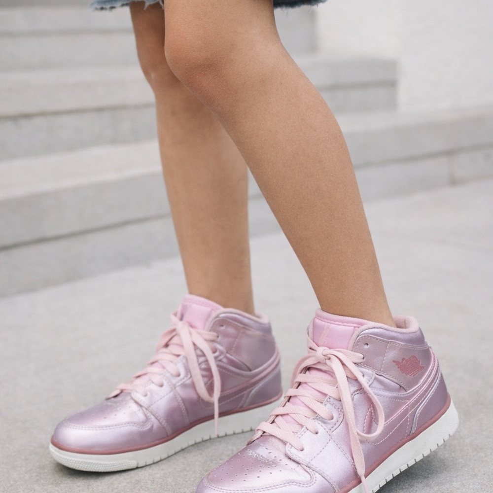 JORDAN 🩷 Metallic Pink High-Top Sneakers Size 6.5Y